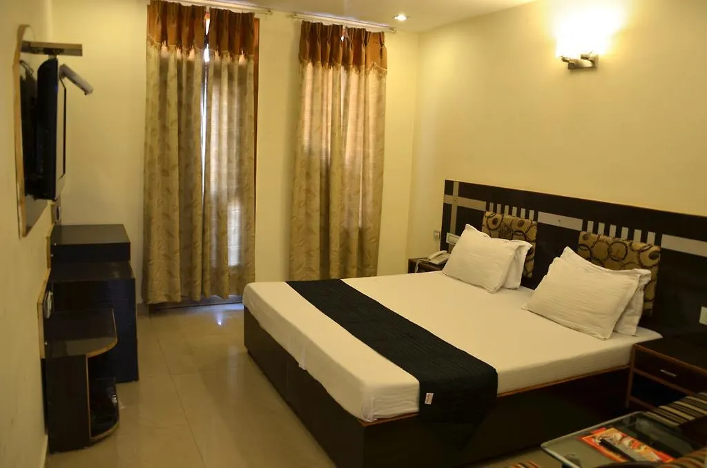 ***  Hotel Citi Heights Chandigarh India