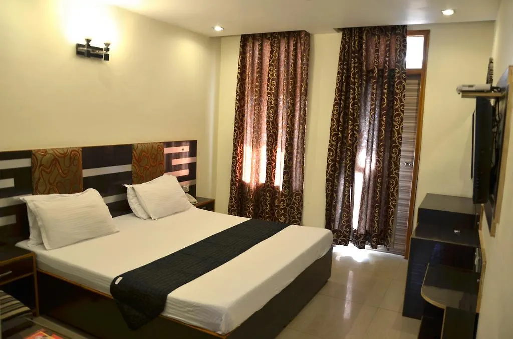 Hotel Citi Heights Chandigarh 3*,  India
