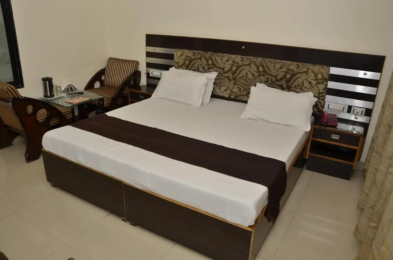 ***  Hotel Citi Heights Chandigarh India